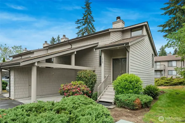 14727 NE 35th Street, Bellevue, WA 98007
