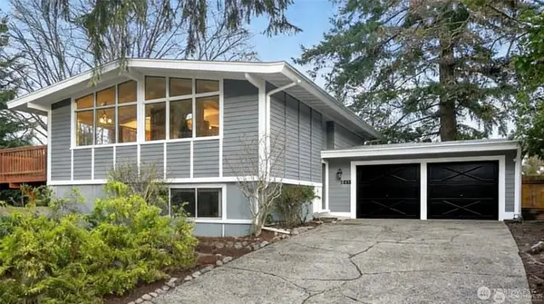 7426 139th Place Ne, Redmond, WA 98052