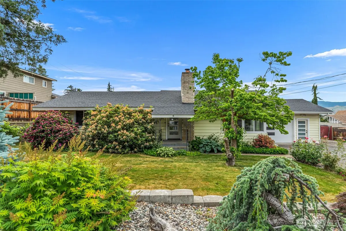 555 15th Street Ne, East Wenatchee, WA 98802 - #1