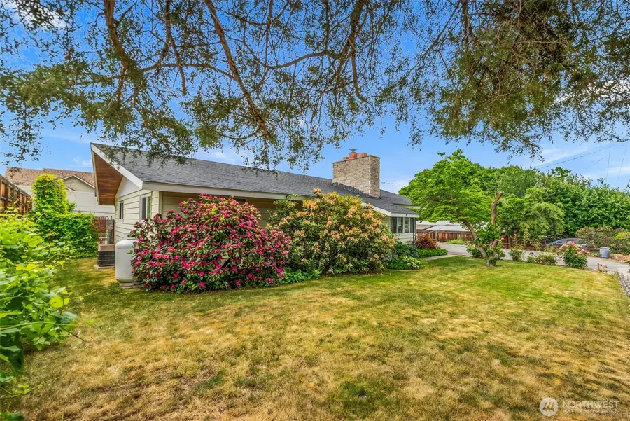 555 15th Street Ne, East Wenatchee, WA 98802 - #2