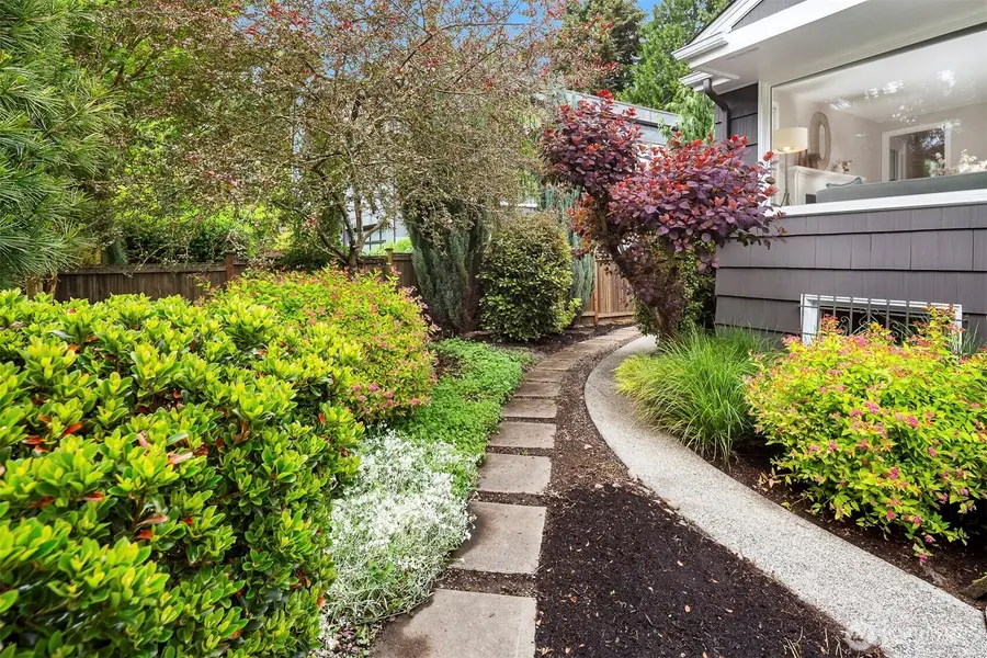 7538 23rd Avenue Ne, Seattle, WA 98115 - #3