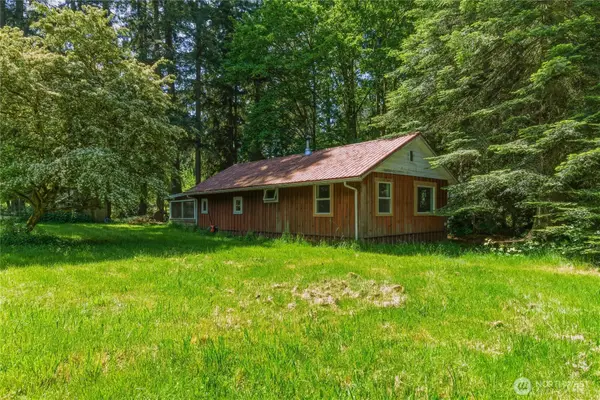 3511 Quade Road, Clinton, WA 98236