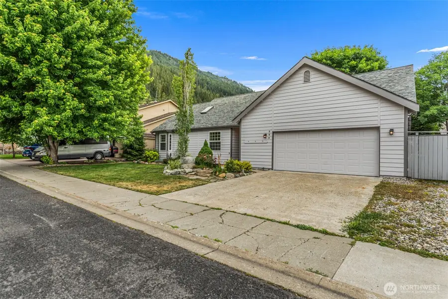 324 Meadow Drive, Leavenworth, WA 98826 - #2