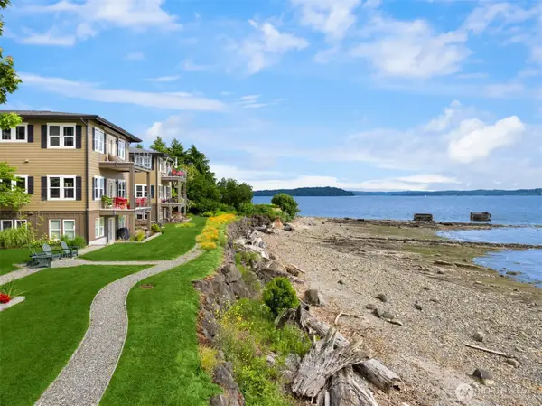 9551 NE South Beach Drive #3H, Bainbridge Island, WA 98110