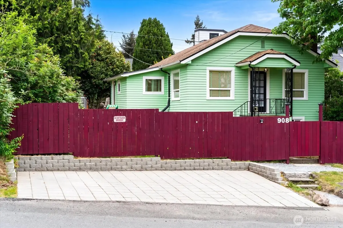 908 N 102nd, Seattle, WA 98133 - #1