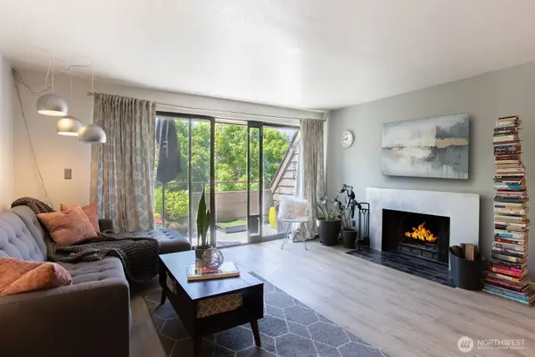 3030 14th Avenue W #203, Seattle, WA 98199