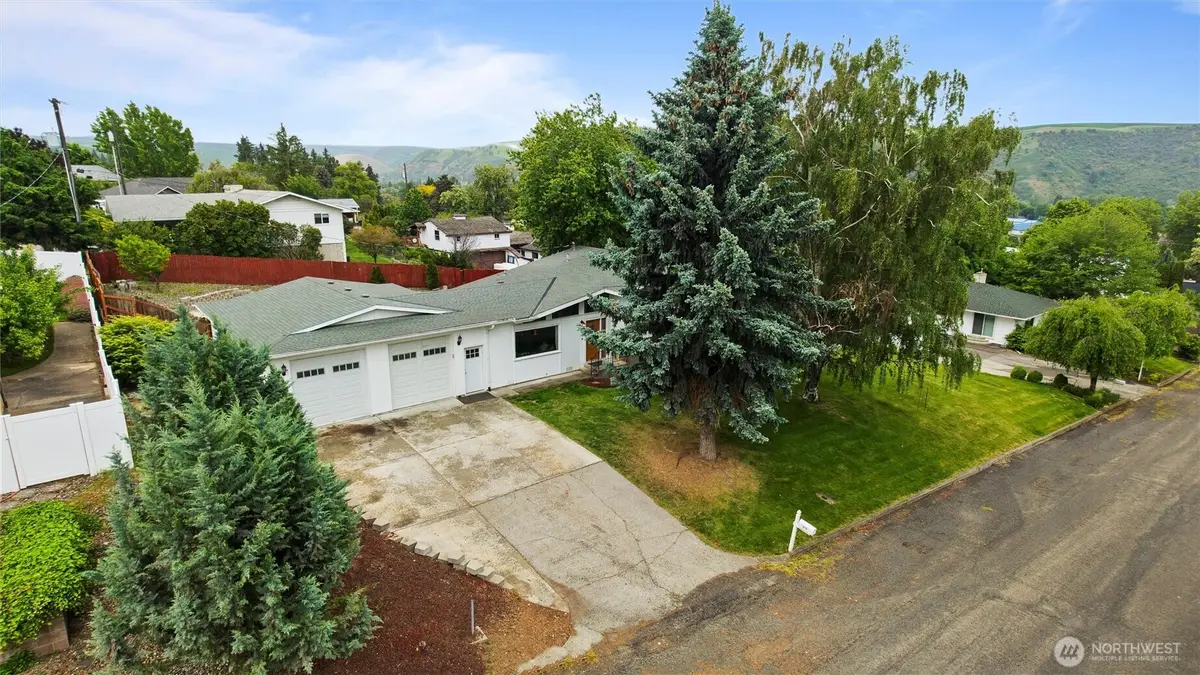 810 E Spring, Dayton, WA 99328 - #1