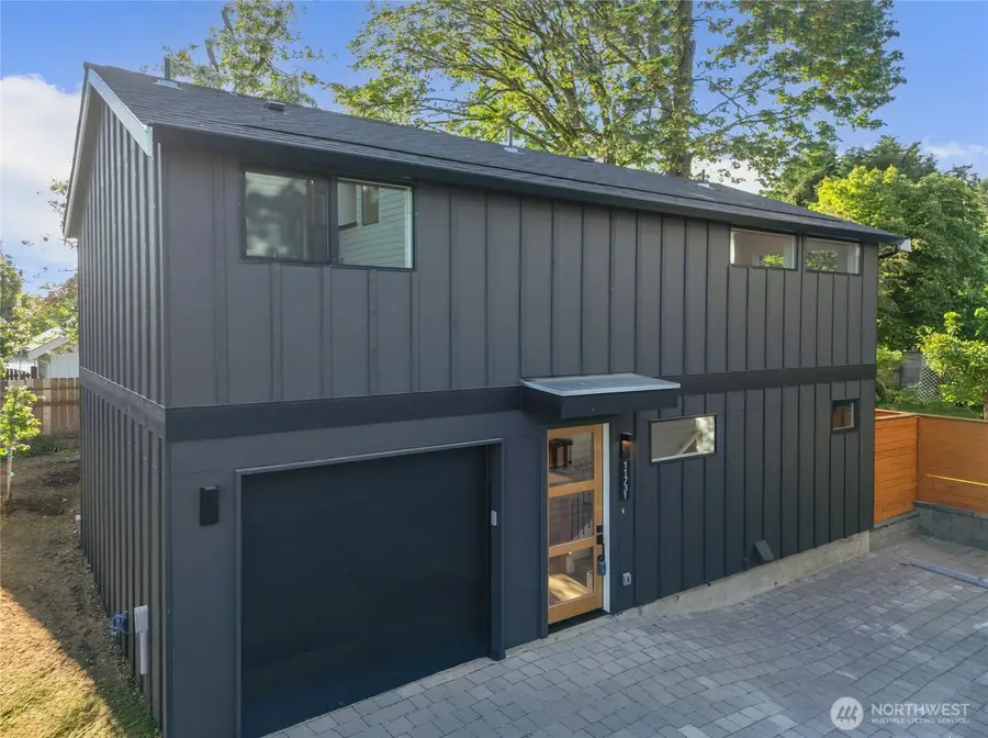 11731 Durland Avenue Ne, Seattle, WA 98125 - #2