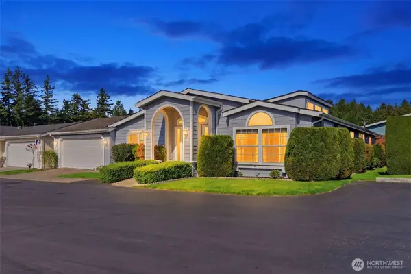 24036 222nd Avenue Se, Maple Valley, WA 98038