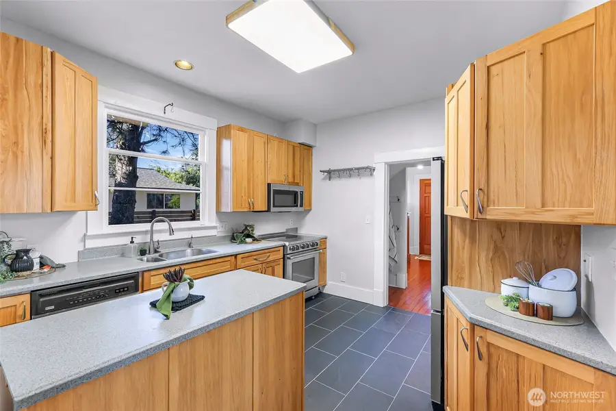2429 Spruce St, Bellingham, WA 98225 - #3