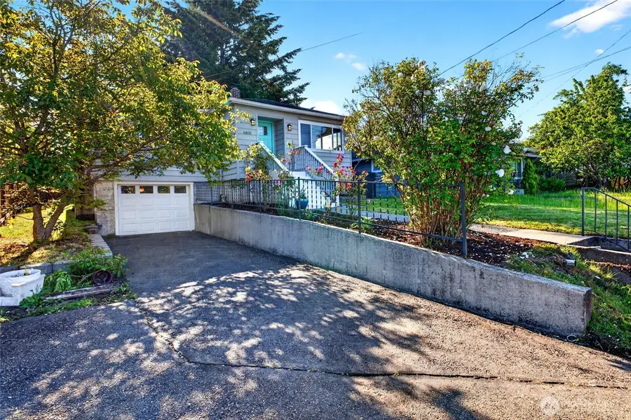6831 S Yakima Avenue, Tacoma, WA 98408 - #2