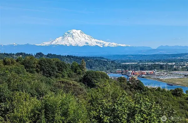 4402 30th Street Ne, Tacoma, WA 98422