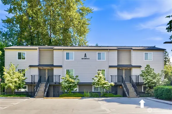 15829 NE Leary Wy #A104, Redmond, WA 98052