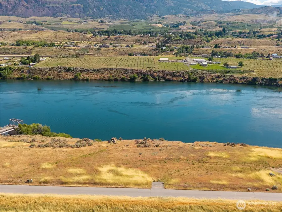 3180 SE Rivers Edge Court, East Wenatchee, WA 98802 - #3