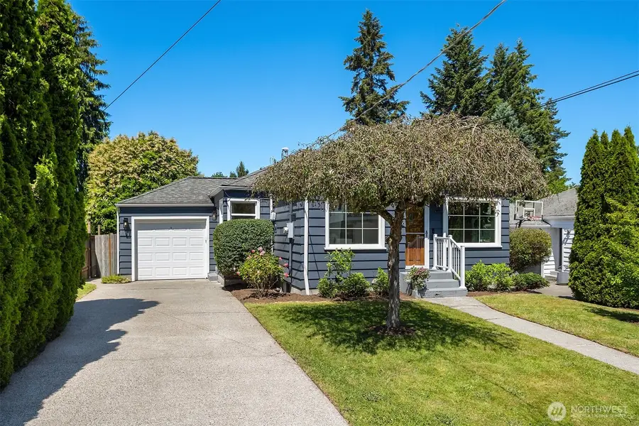 3242 NE 98th Street, Seattle, WA 98115 - #2