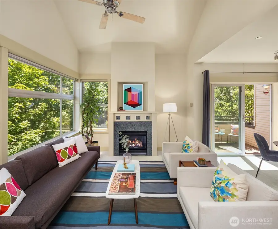 2035 Eastlake Avenue E #301, Seattle, WA 98102 - #3
