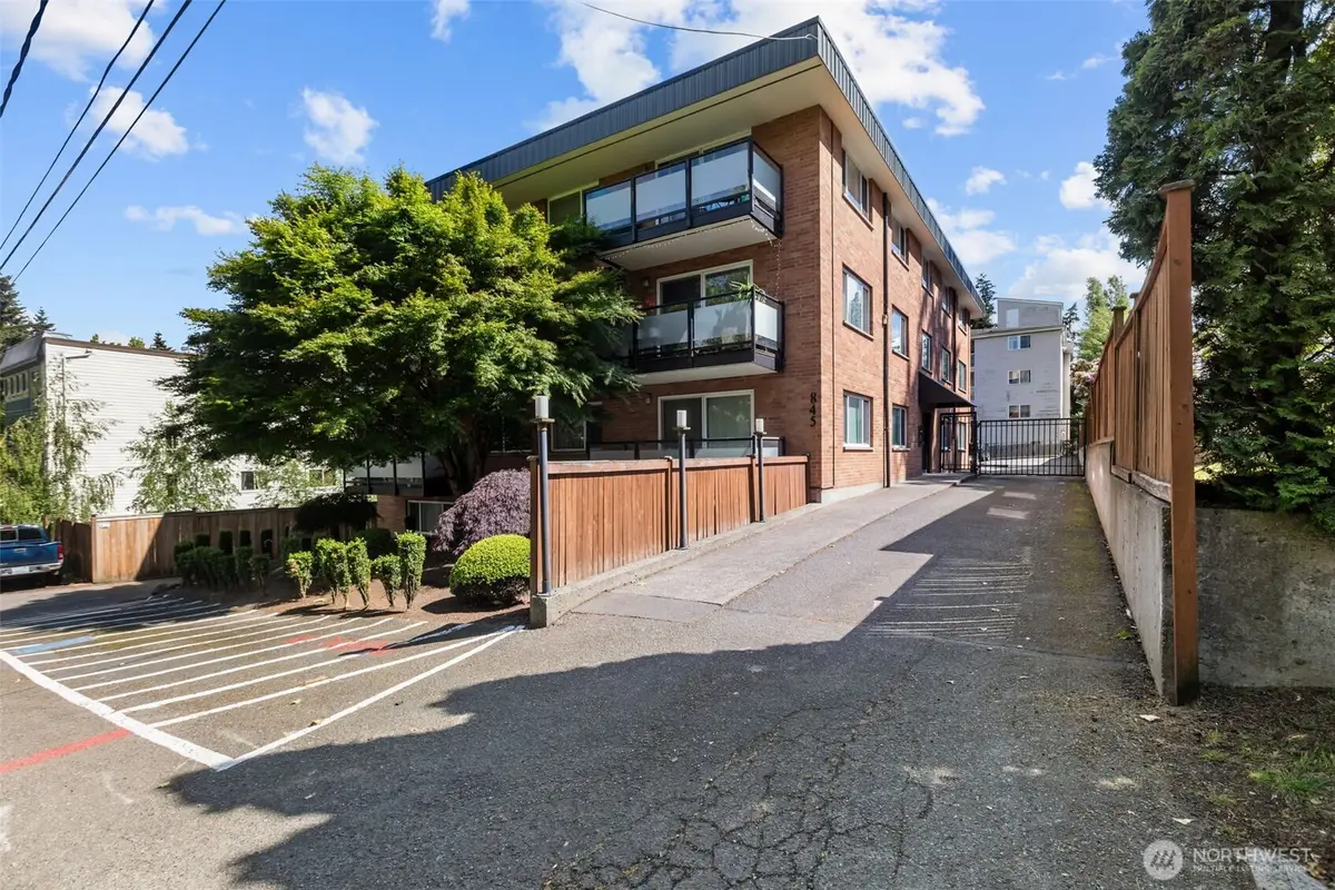 845 NE 125th Street #404, Seattle, WA 98125 - #1