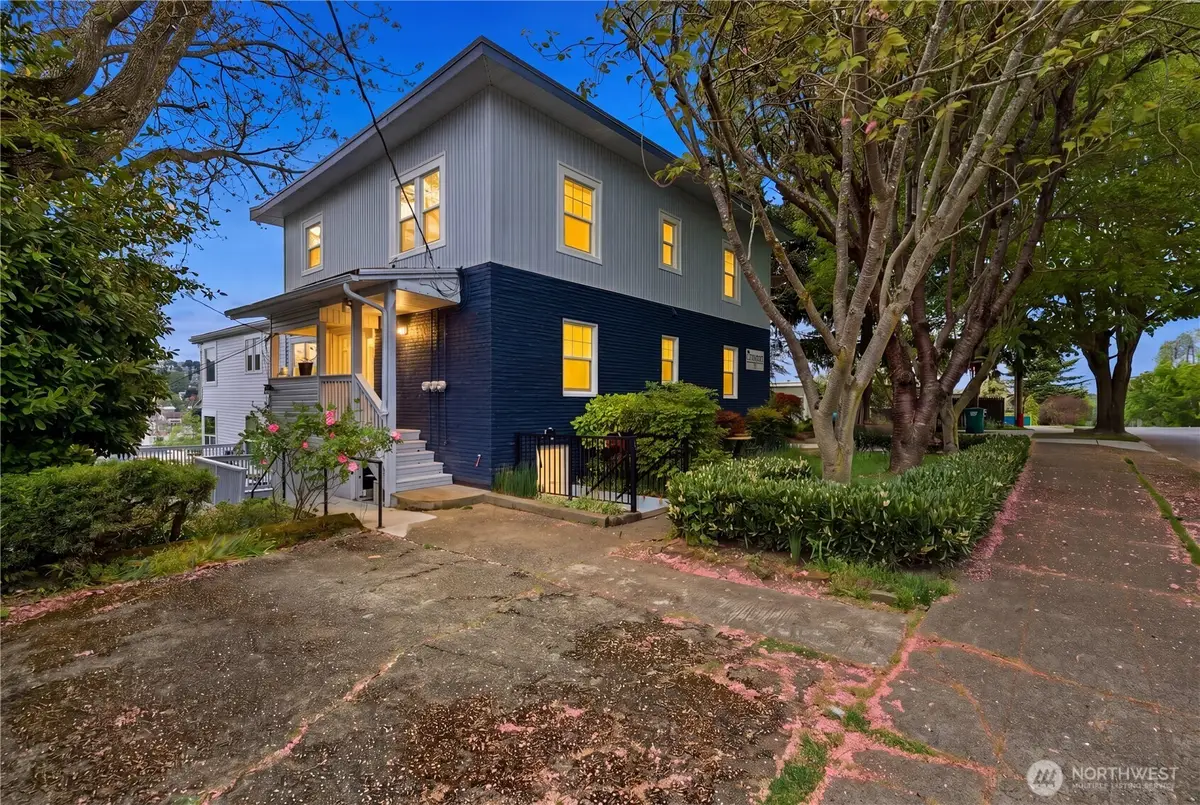 1401 W Bertona Street, Seattle, WA 98119 - #1