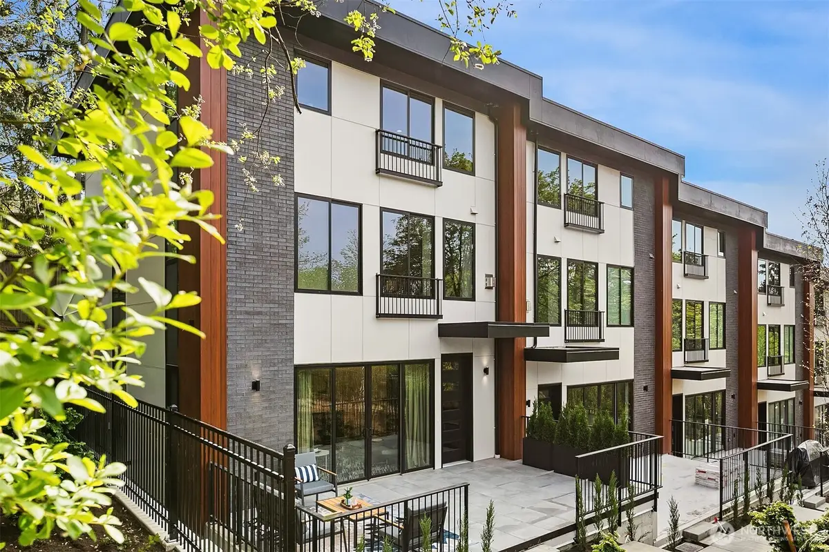 290 118th Avenue Se, Bellevue, WA 98005 - #1