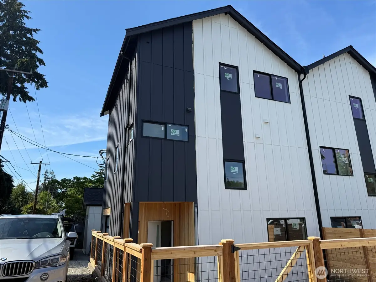 4709 SW Hinds Street, Seattle, WA 98116 - #1