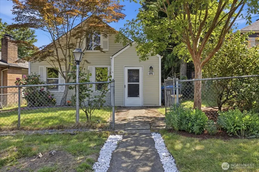 9046 7th Avenue Nw, Seattle, WA 98117 - #2