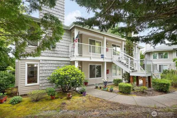 11130 SE 208th St #J101, Kent, WA 98031