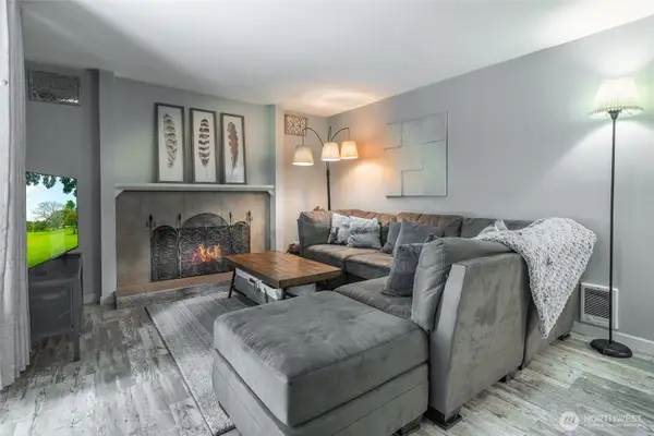 17515 151st Avenue Se #6-6, Renton, WA 98058