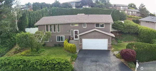 7909 Englewood Crest Drive, Yakima, WA 98908