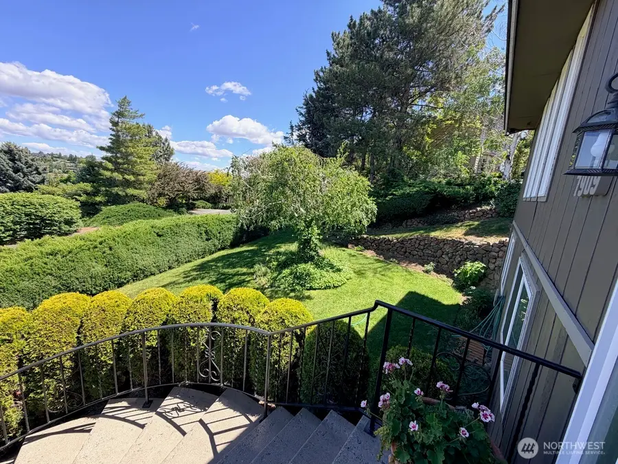 7909 Englewood Crest Drive, Yakima, WA 98908 - #3