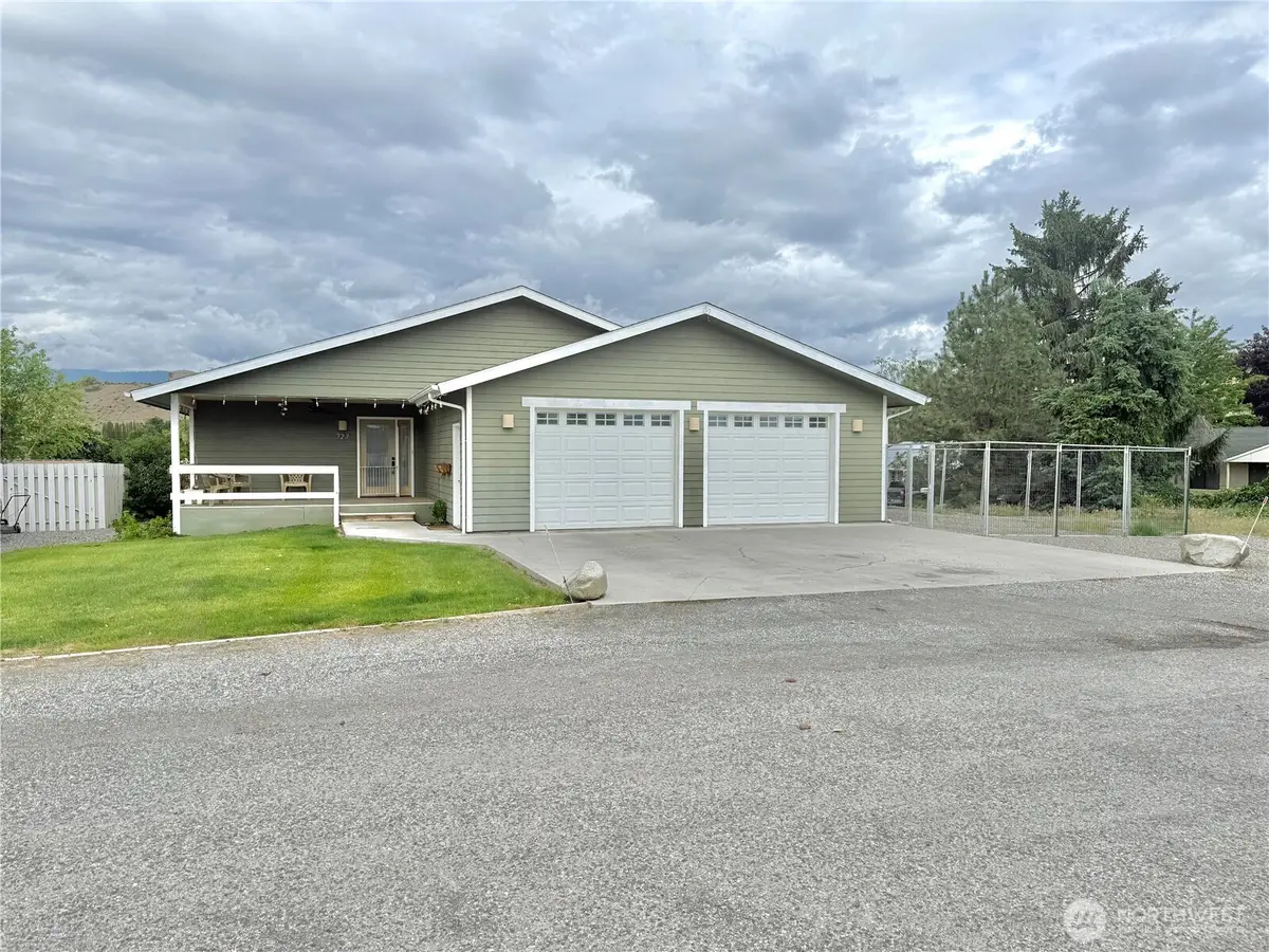 727 Kenwood Street, Omak, WA 98841 - #1