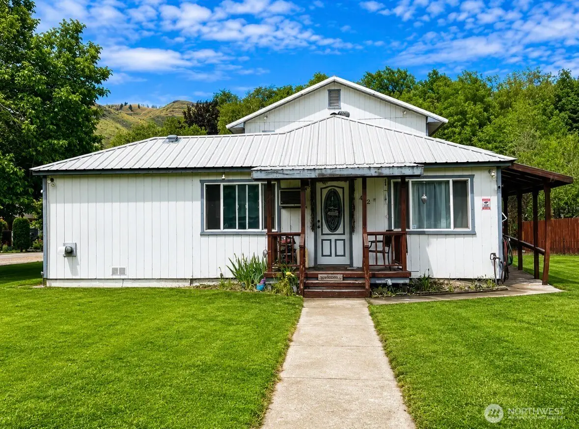 402 Juniper Street, Oroville, WA 98844 - #1