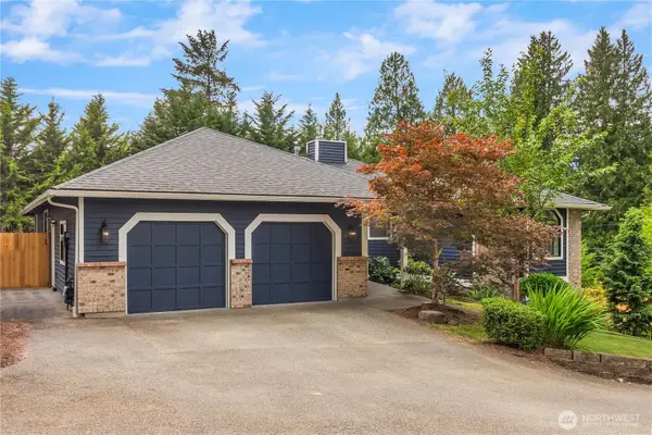 8227 NE 166th Street, Kenmore, WA 98028