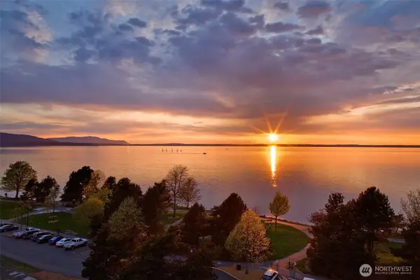472 S State Street #204, Bellingham, WA 98225