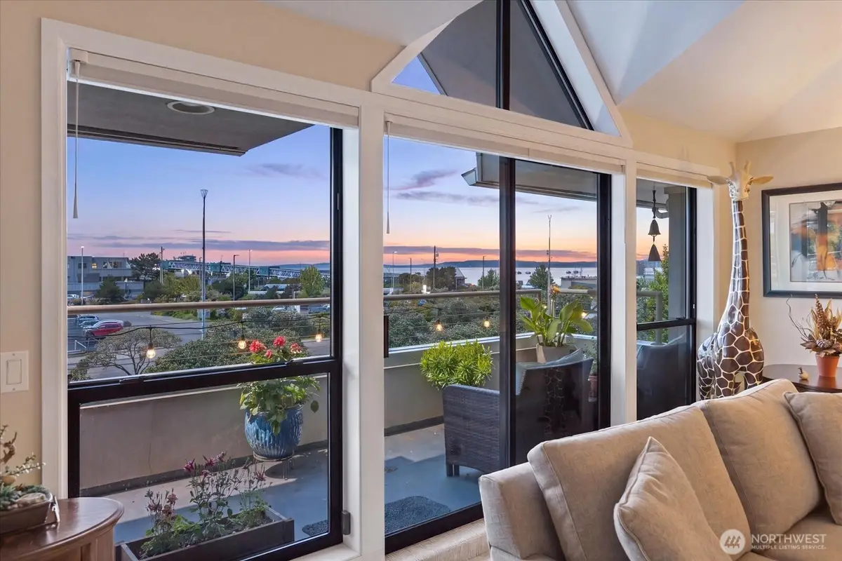 110 James Street #302, Edmonds, WA 98020 - #1