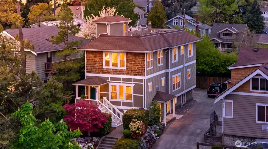 400 NE 50th Street, Seattle, WA 98105 - #2