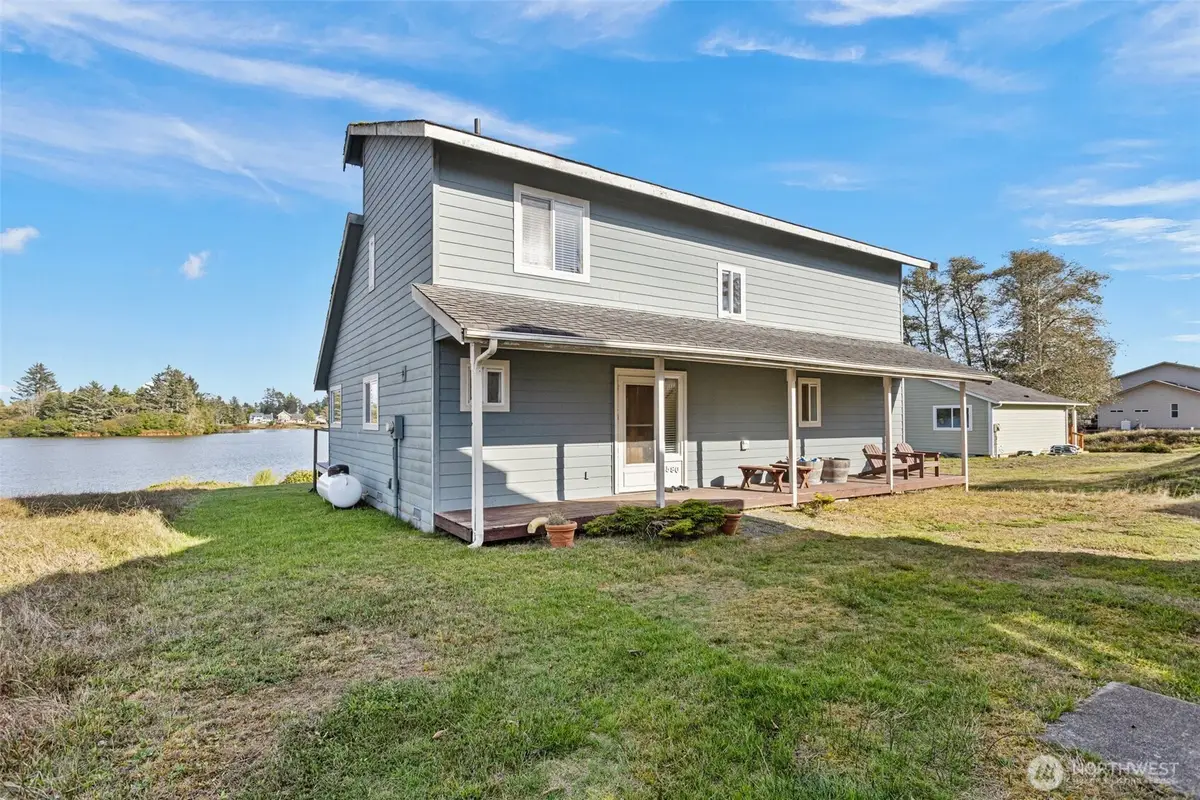 580 Mount Olympus Avenue Se, Ocean Shores, WA 98569 - #1