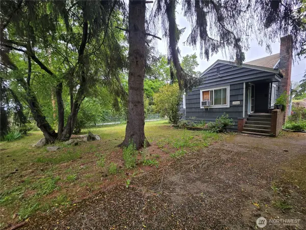 2500 S 208 Street, SeaTac, WA 98198