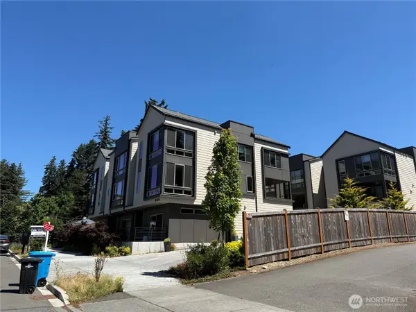 18402 Corliss Ave Avenue, Shoreline, WA 98133