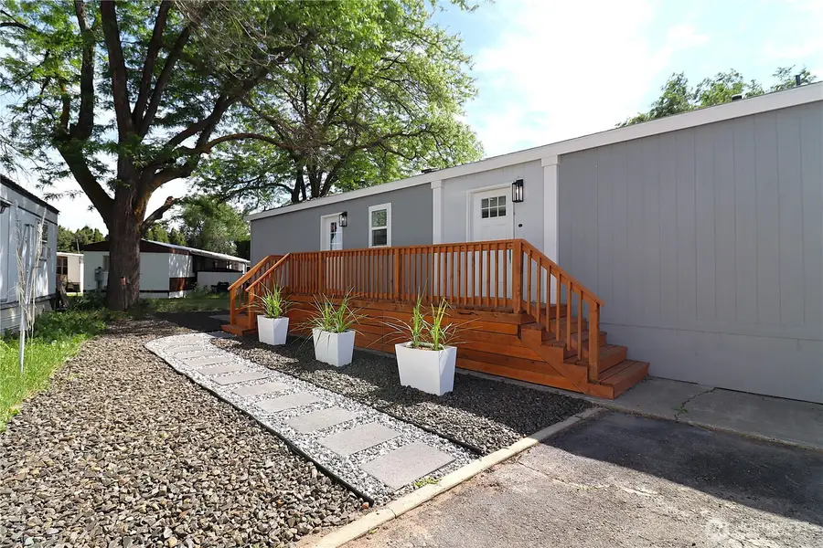 1060 N Wenas Road #9, Selah, WA 98942 - #3