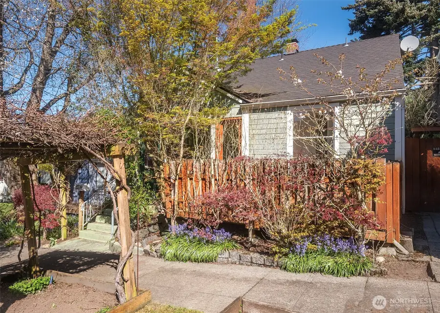 2214 N 60th Street, Seattle, WA 98103 - #2