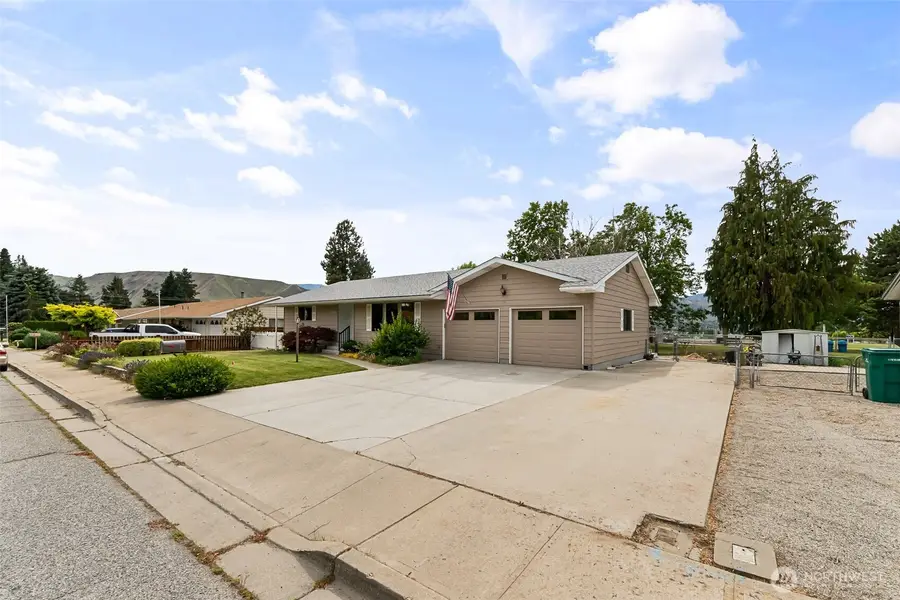60 N Green Place, East Wenatchee, WA 98802 - #2