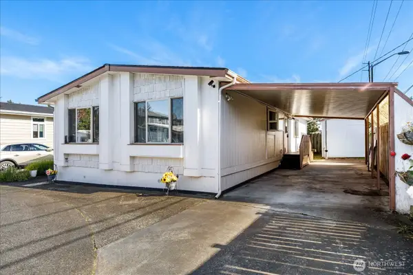 225 NE Ernst Street #93, Oak Harbor, WA 98277