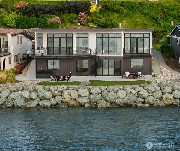 1104 Bayshore Drive, Camano Island, WA 98282