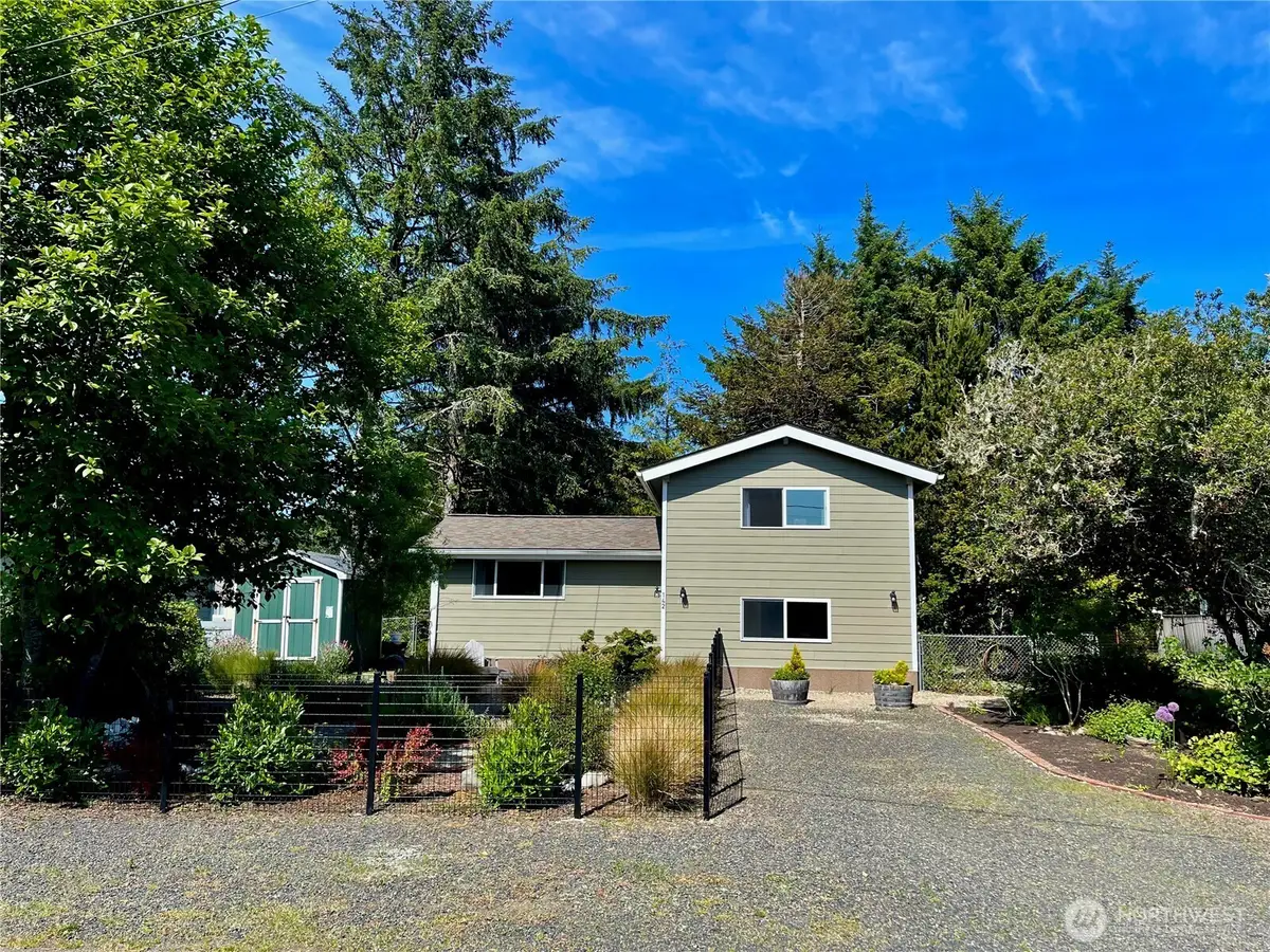 142 N Port Loop Ne, Ocean Shores, WA 98569 - #1