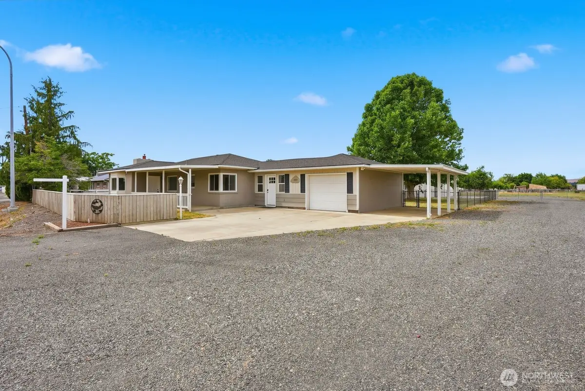 4101 Ahtanum, Yakima, WA 98903 - #1