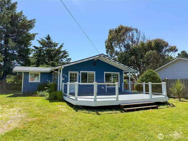 171 Jib Street Nw, Ocean Shores, WA 98569