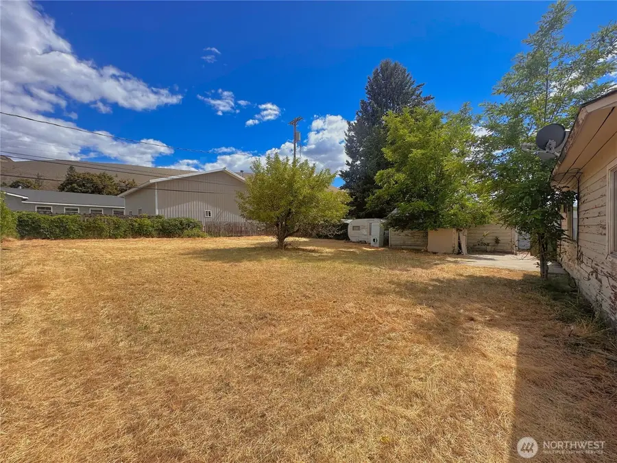 1027 Camas Street, Coulee Dam, WA 99116 - #3