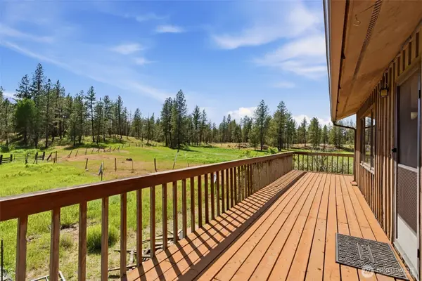 21818 S Frog Hollow Ln, Cheney, WA 99004