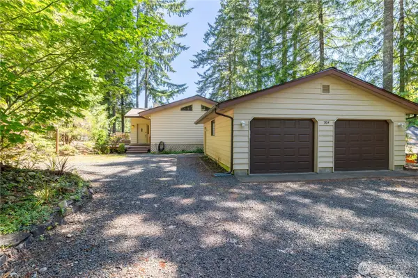 70 N Handicap Place, Hoodsport, WA 98548