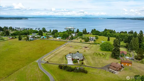 4764 Black Walnut Terrace, Clinton, WA 98236